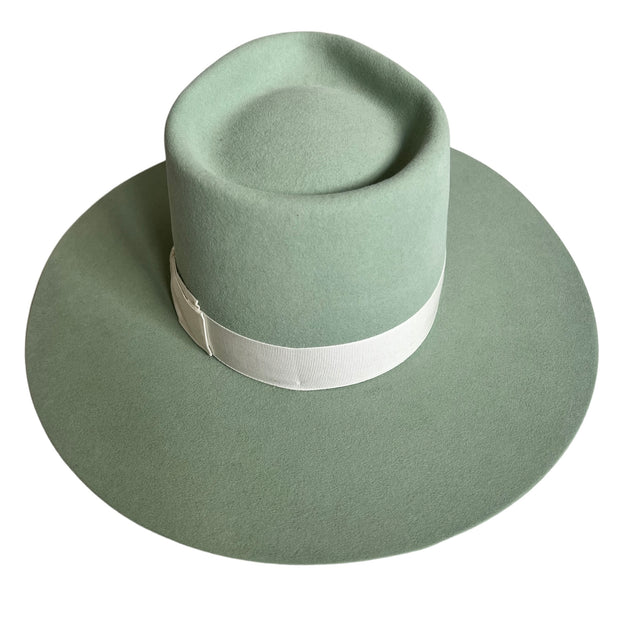 Primavera Collection Hat (Light Green)