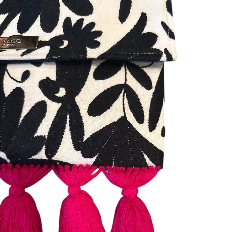 Black/White Otomi Pom Pom Clutch