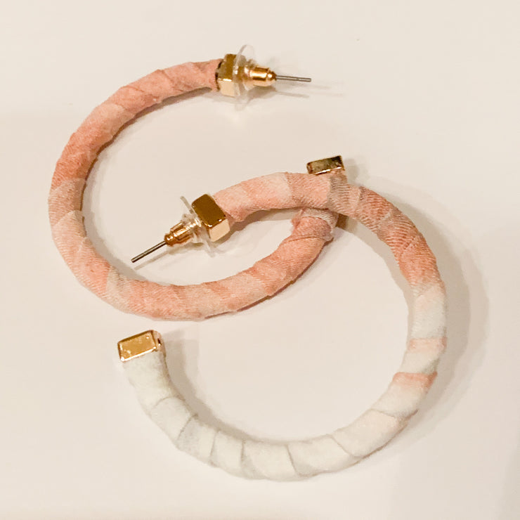 Fabric wrapped hoop earrings (Peach/White)